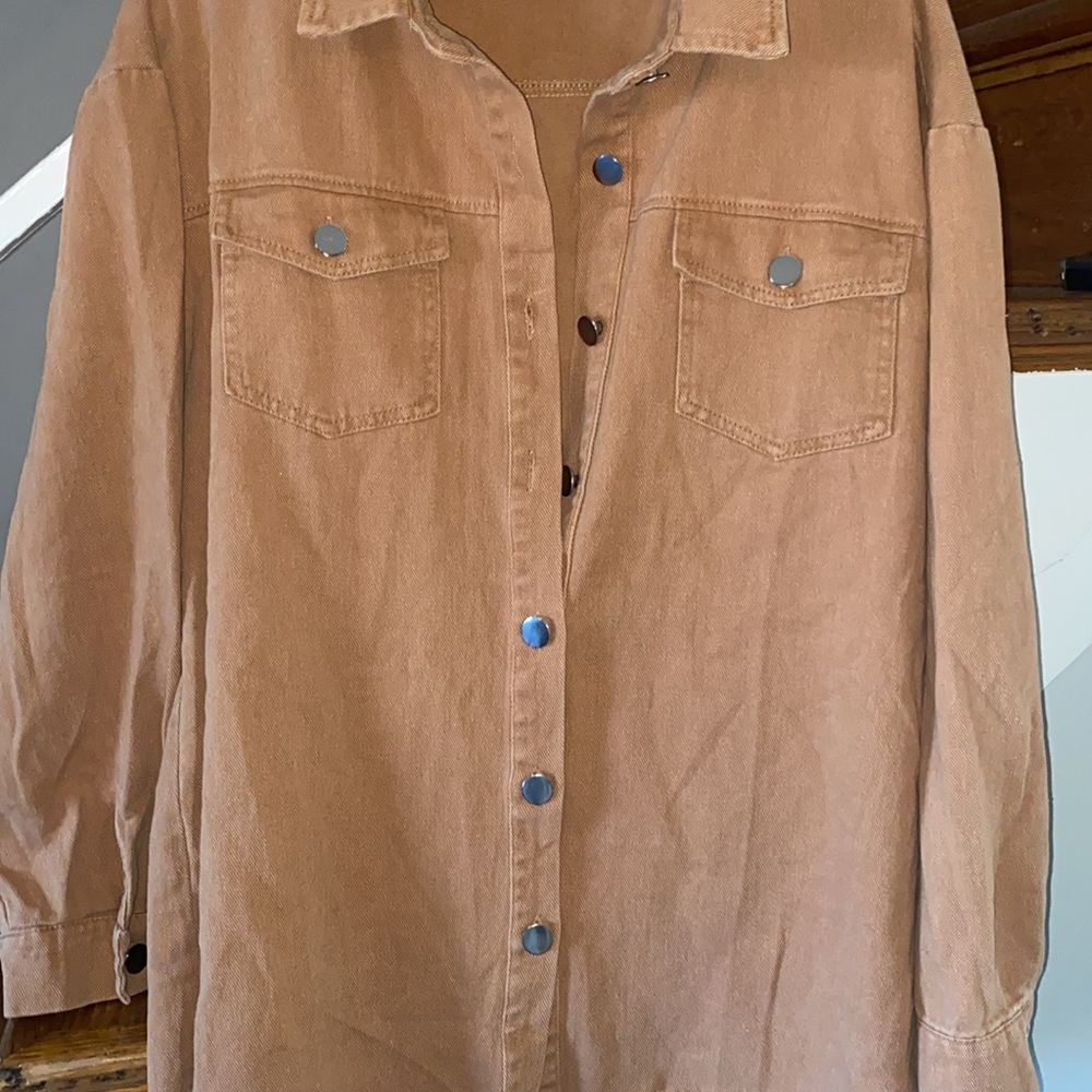 Button down Brown/Tan Jacket with two pockets fringe bottom Size XL - Picture 4 of 6